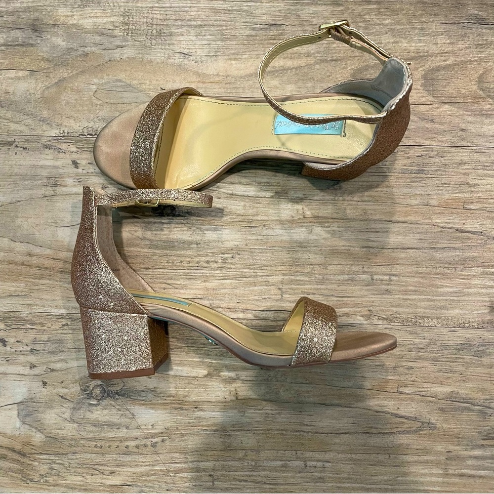 Betsey Johnson SB Miri Champagne Glitter block heels 🎉 Last Day!
